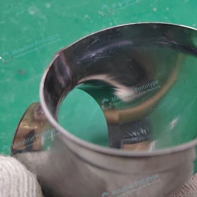 1.8mm SS409 النموذج الأولي لأجزاء طابع الصفائح المعدنية المستخدمة للسيارة